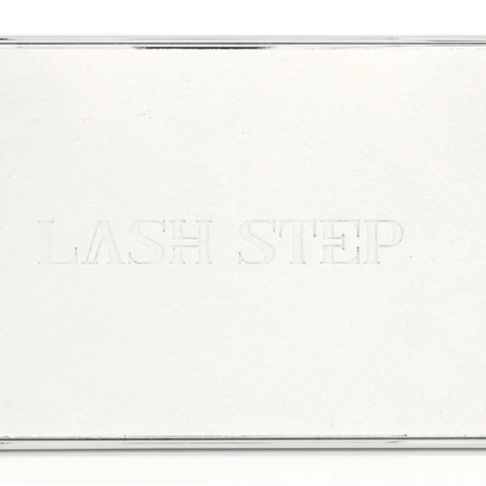 Lash step eyeshadow palette - Picture 3 of 3